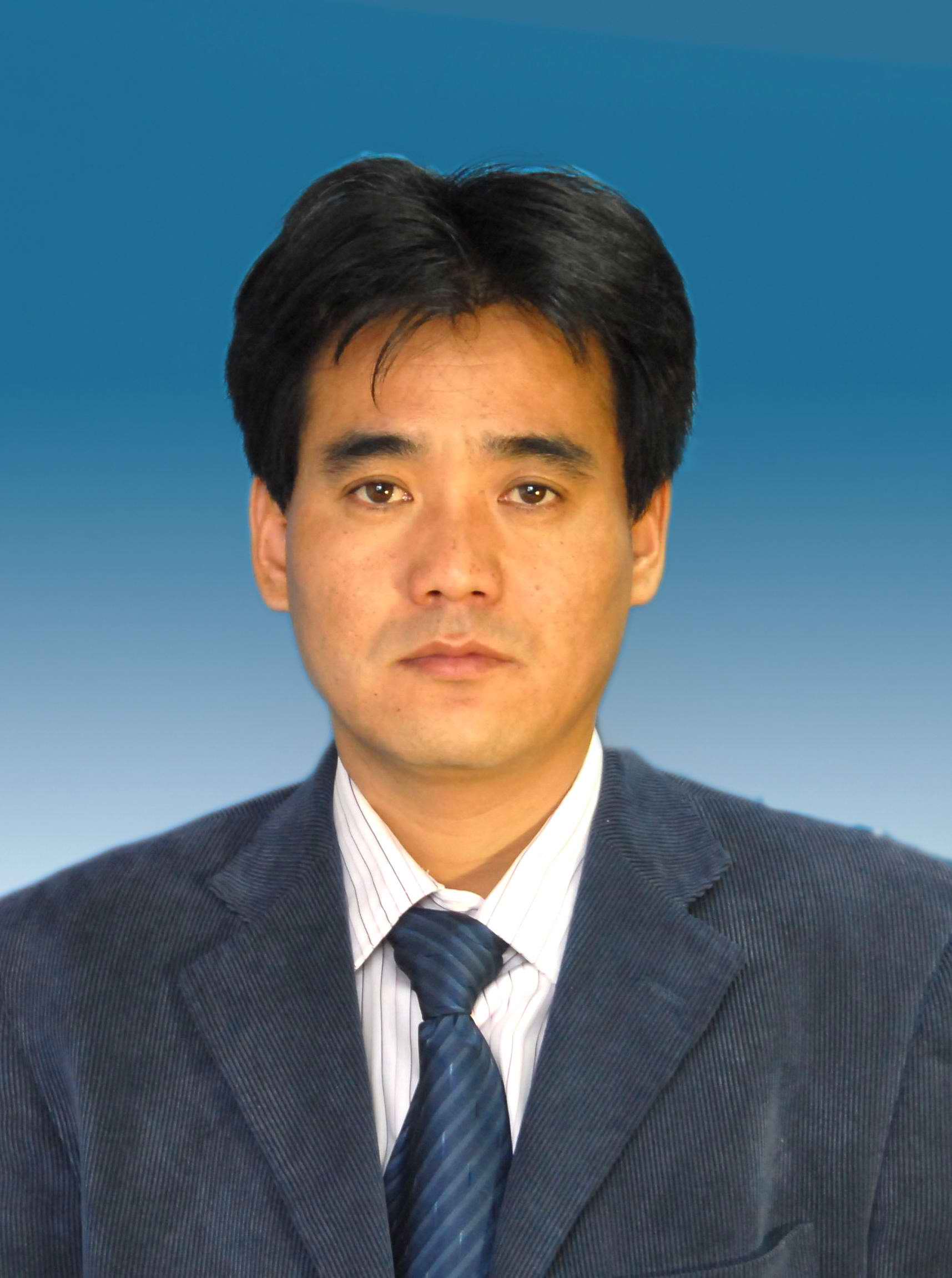 牛富俊